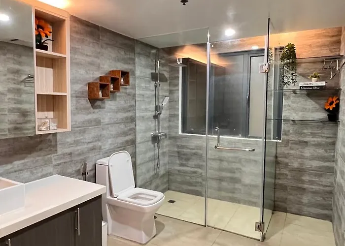 Aparthotel Modern Executive 1br With Huge Balcony And Sunset View Manila