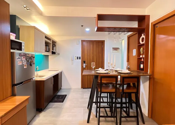 Modern Executive 1br With Huge Balcony And Sunset View Manila